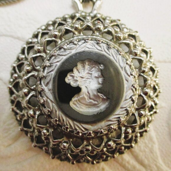 Vintage CARAVELLE BULOVA Watch Necklace: Whiting & Davis Cameo Pendant Watch - Picture 9 of 14